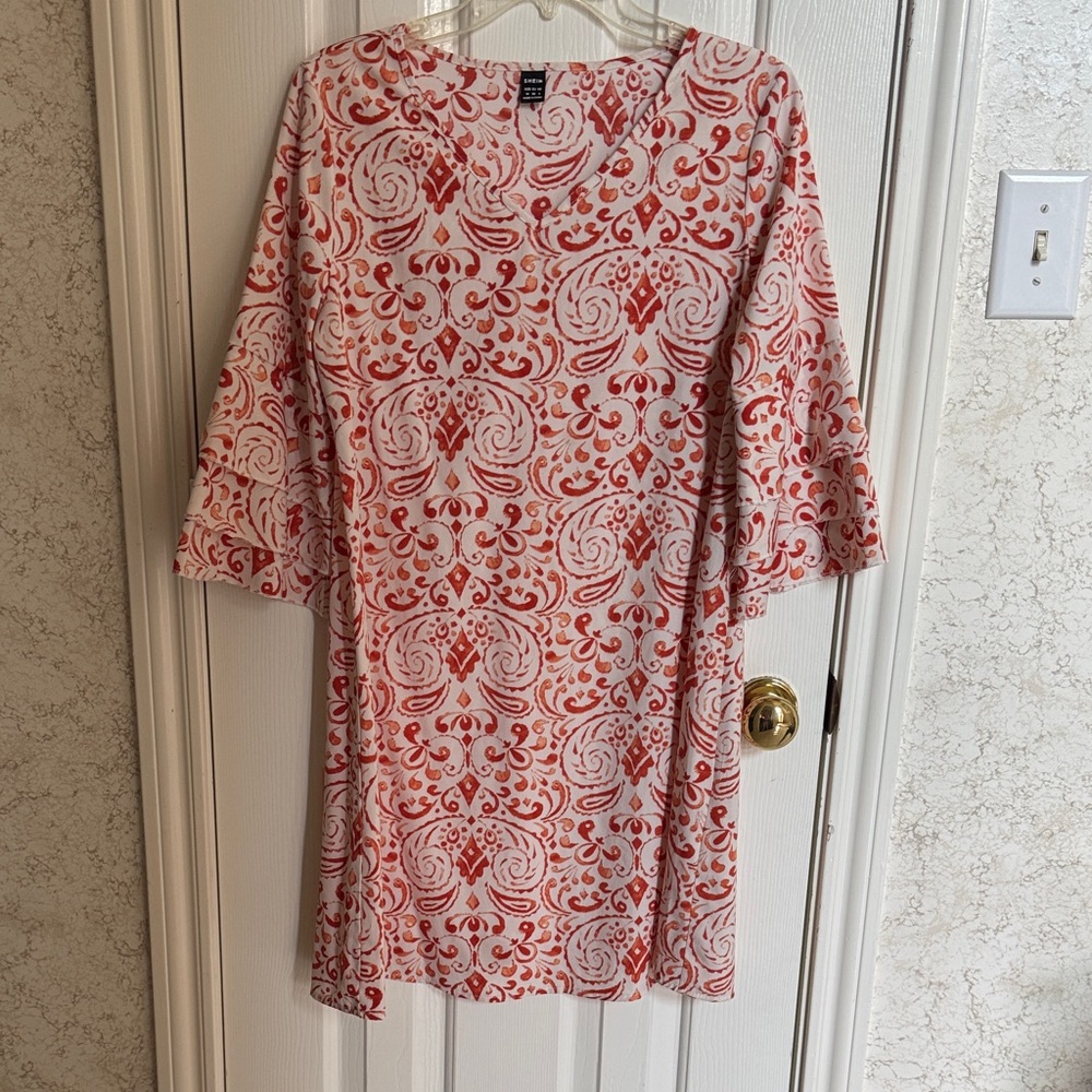 Dress with Elegant Ruffled Sleeves